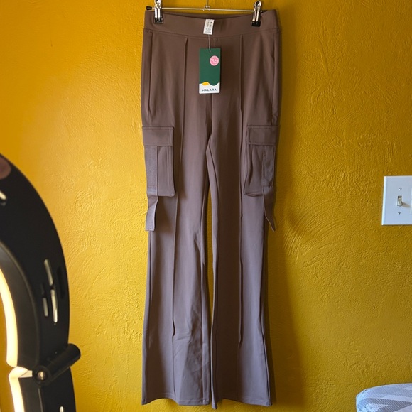 HALARA Pants - HALARA Brown Flare Cargo Pants Size XS Petite